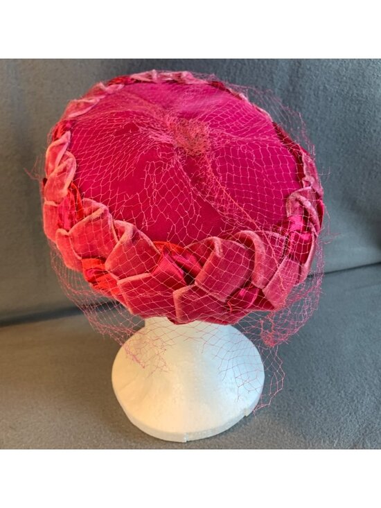 Ladies Pink Satin & Velvet Braided Hat Size 22 Vintage main image 10